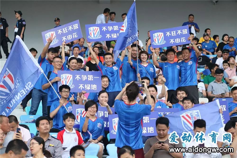 圣图尔登场取胜，球迷热情点赞球队表现的简单介绍